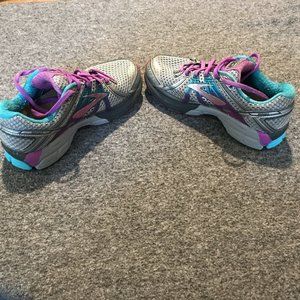 Brooks Womens Adrenaline GTS 17 1202312E055 Gray Purple Running Shoes Size 7 2E